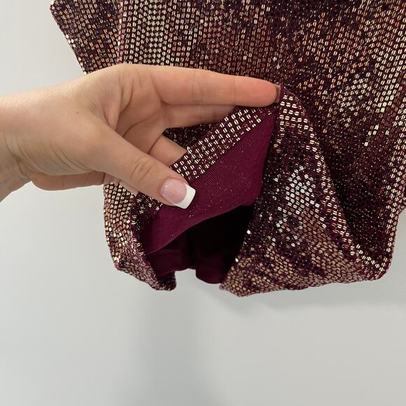 NEW Forever 21 Red Sequin Cropped Tank Size Small - Picture 3 of 7